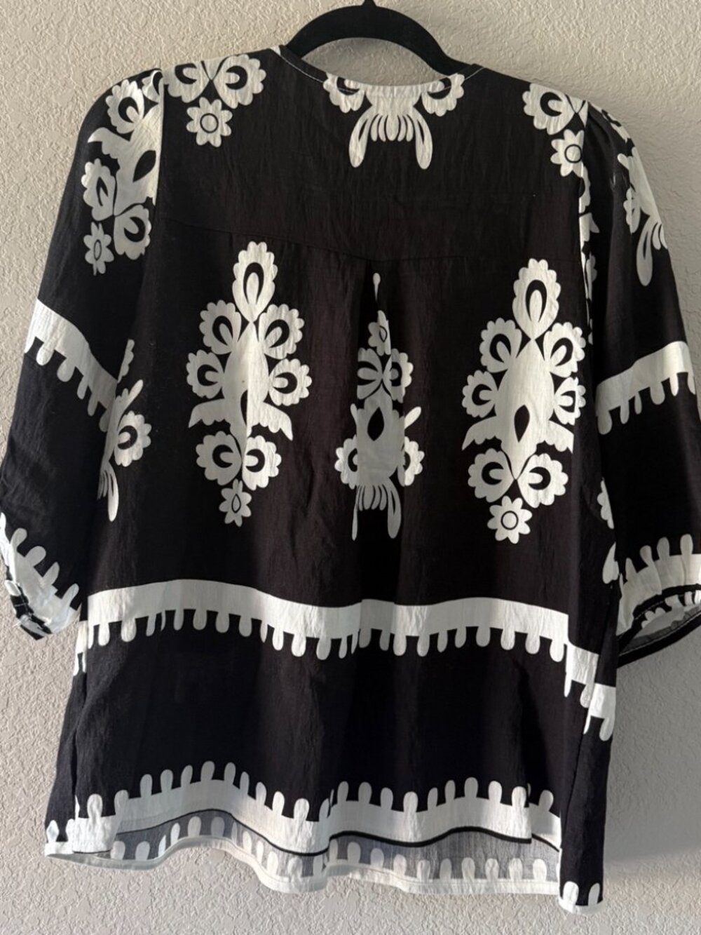 Elegant Black & White Embroidered Boho Blouse - Picture 2 of 3